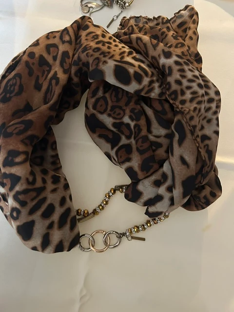 FOULARD BIJOUX LEOPARD SIGNÉ LISABEL