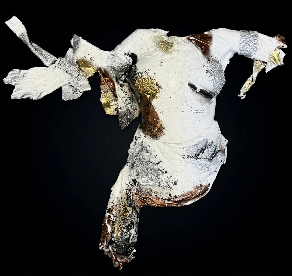 SCULPTURE B GIRL
